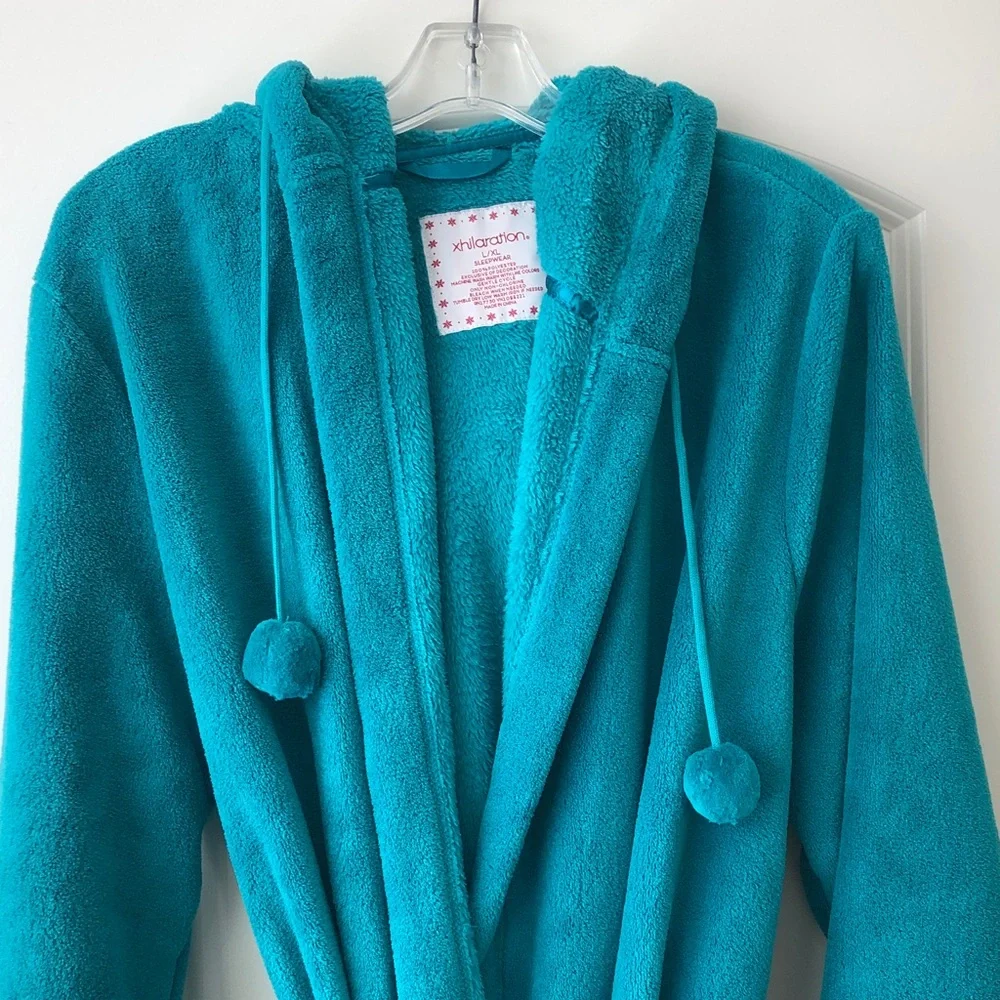Xhilaration Plush Hooded Sleepwear Robe in Teal - Picture 3 of 8